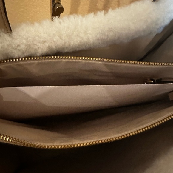 Marc Jacobs Grind Faux Shearling Tote Bag NWOT - Picture 7 of 11
